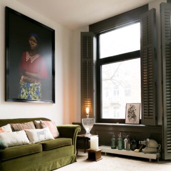 Groene shutters in woonkamer