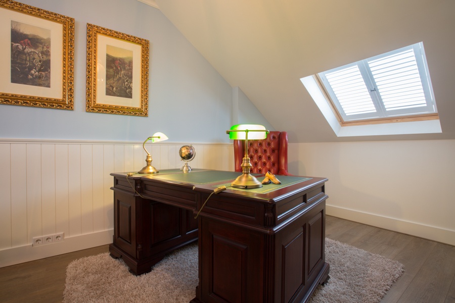 Petit bureau avec shutters