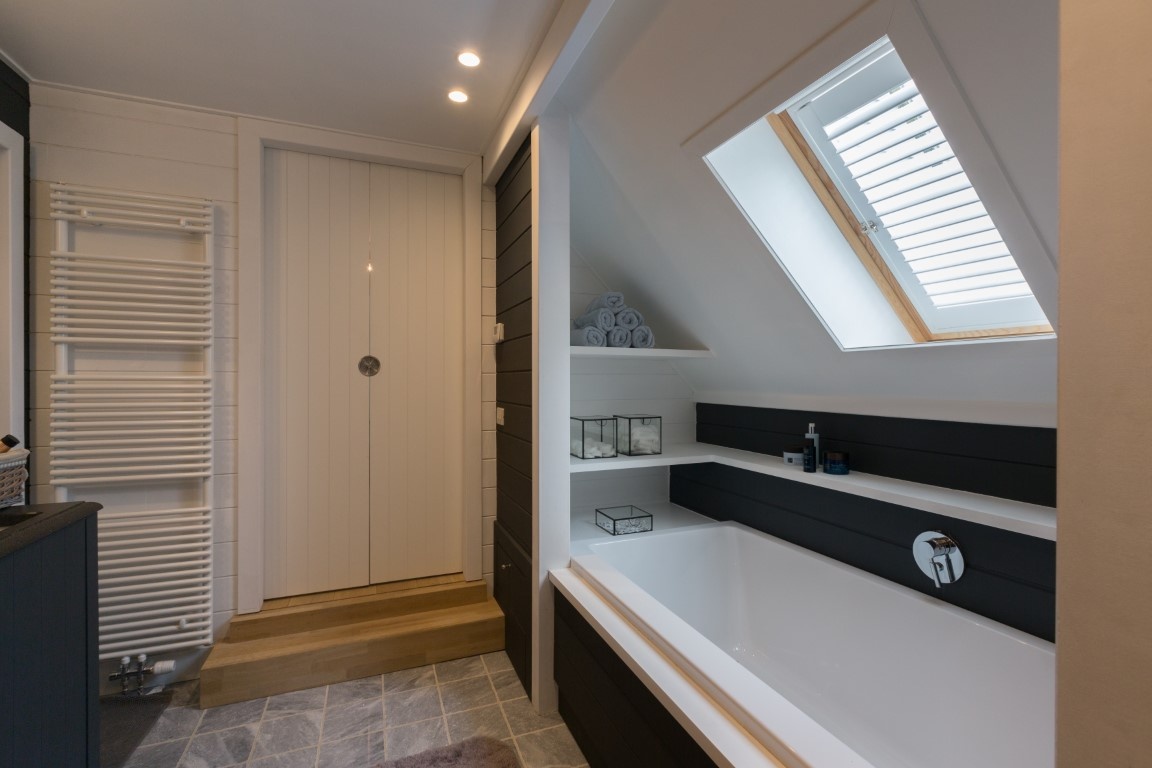 Shutters dans une lucarne