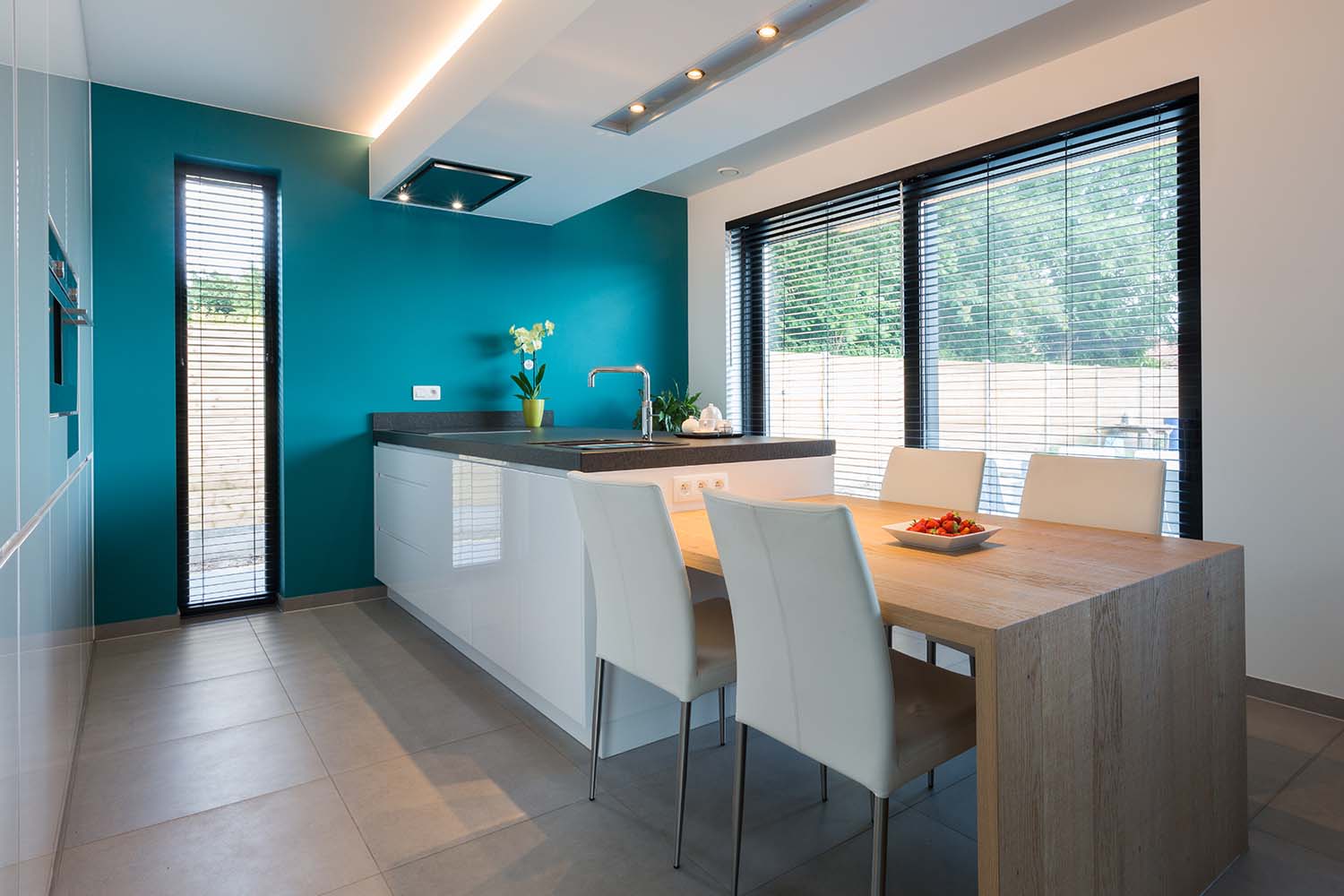 Stores en bois grande fenetre