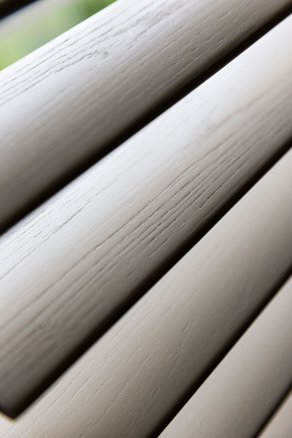 Van Eyck Cottage shutters met diepe houtnerf