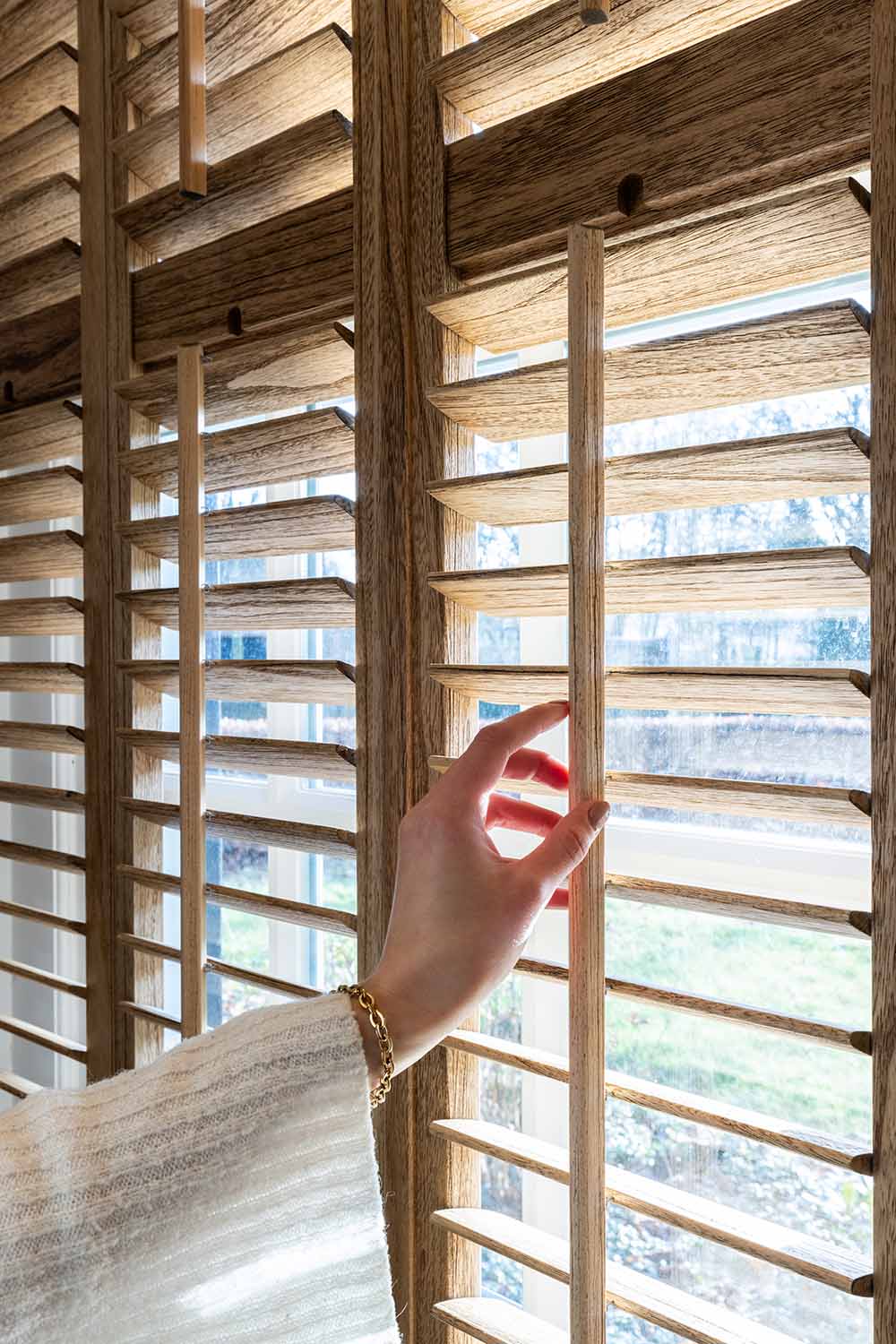 tilt rod bediening bij houten shutters