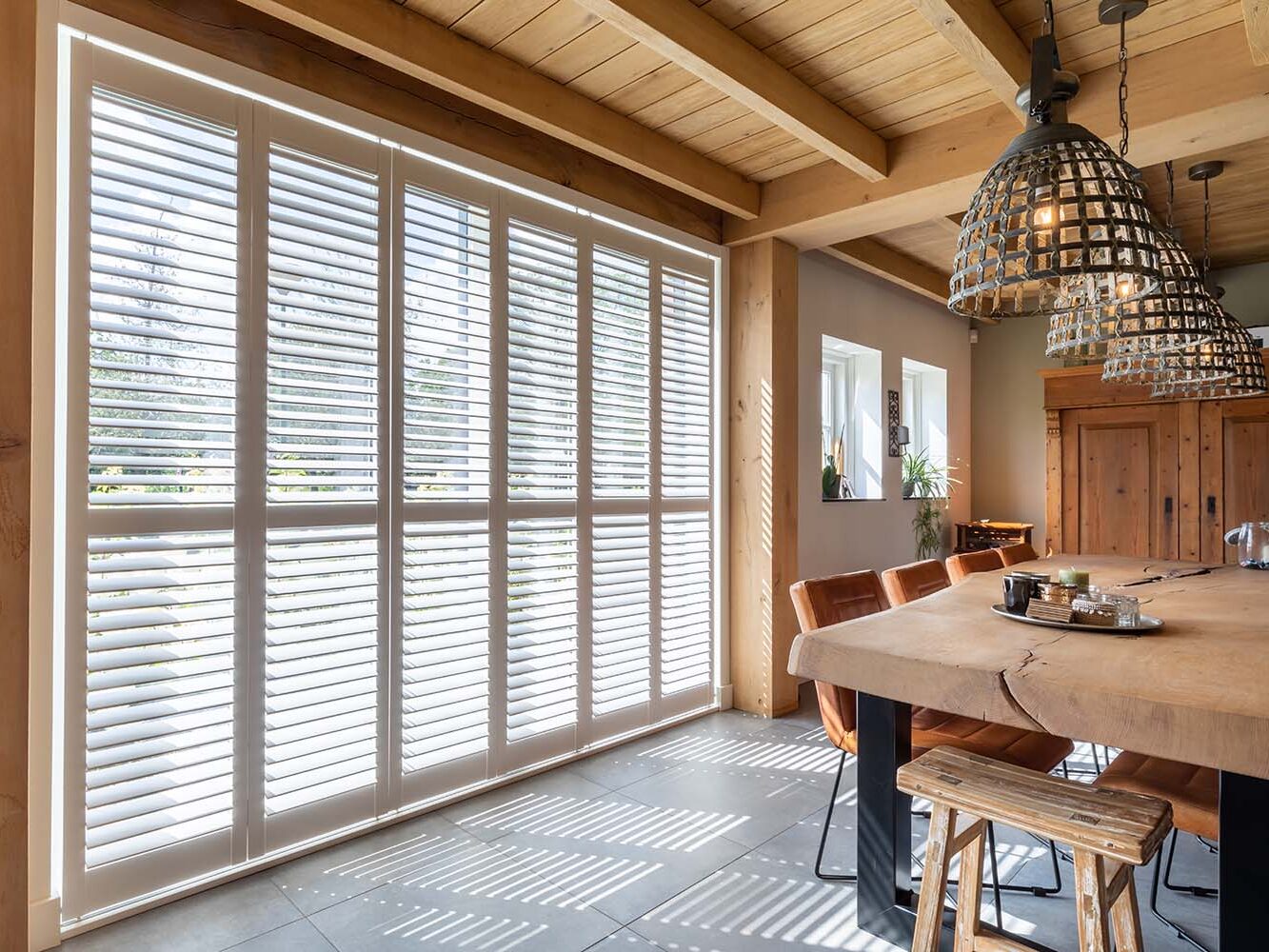Shutters als raamdecoratie en isolatie renovatieverplichting