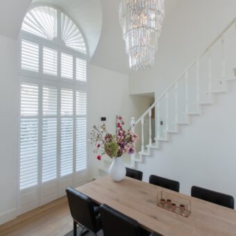 Groot raam met Van Eyck Special collectie