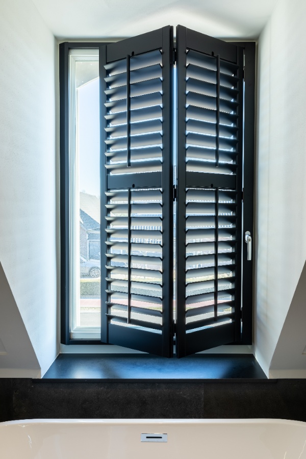 Zwarte shutters uit Endurance collectie