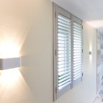Maatwerk raambekleding in Basic Natural