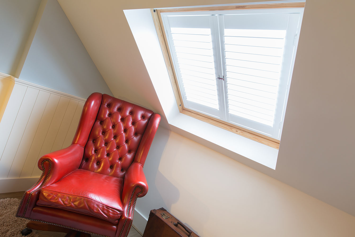 Shutters in een dakraam